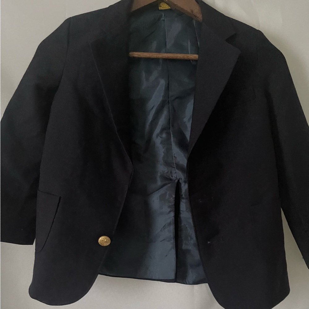 Boy’s Dillard’s Class Club 7 Regular blue suit jack.